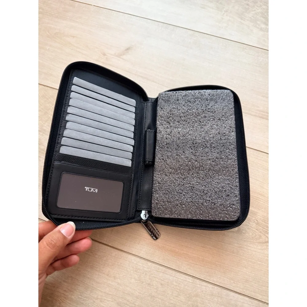 NWT $295 Tumi Horizon SLG Black Smooth Leather Zip Around Travel Wallet